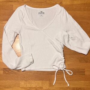 EUC Hollister V-Neck Top Size Small